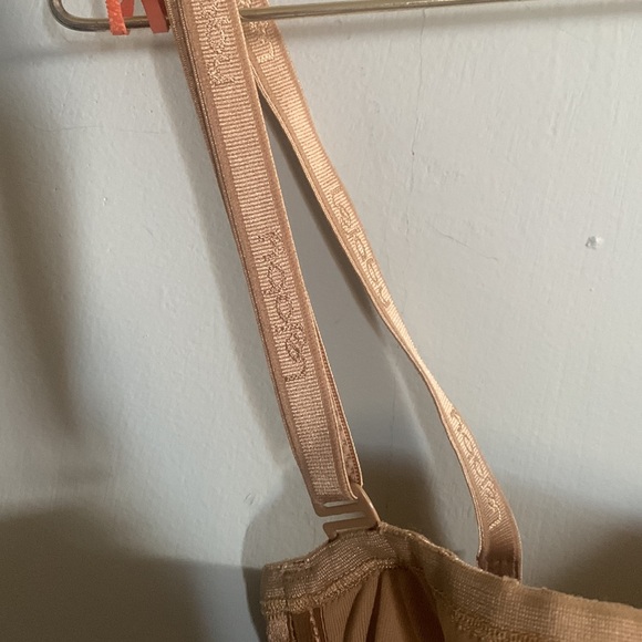 Lejaby strapless bra - Picture 3 of 9